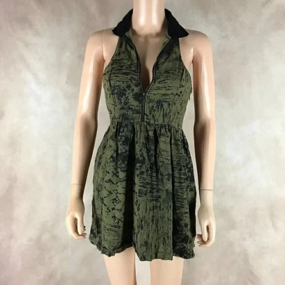 Urban Outfitters Dresses & Skirts - Urban Outfitters Sparkle & Fade Green/Black Camo Mini Tank Dress Size 0